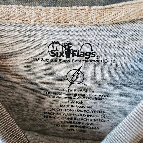 Six Flags The Flash Camo Short Sleeve Tee Size Large - Picture 4 of 7